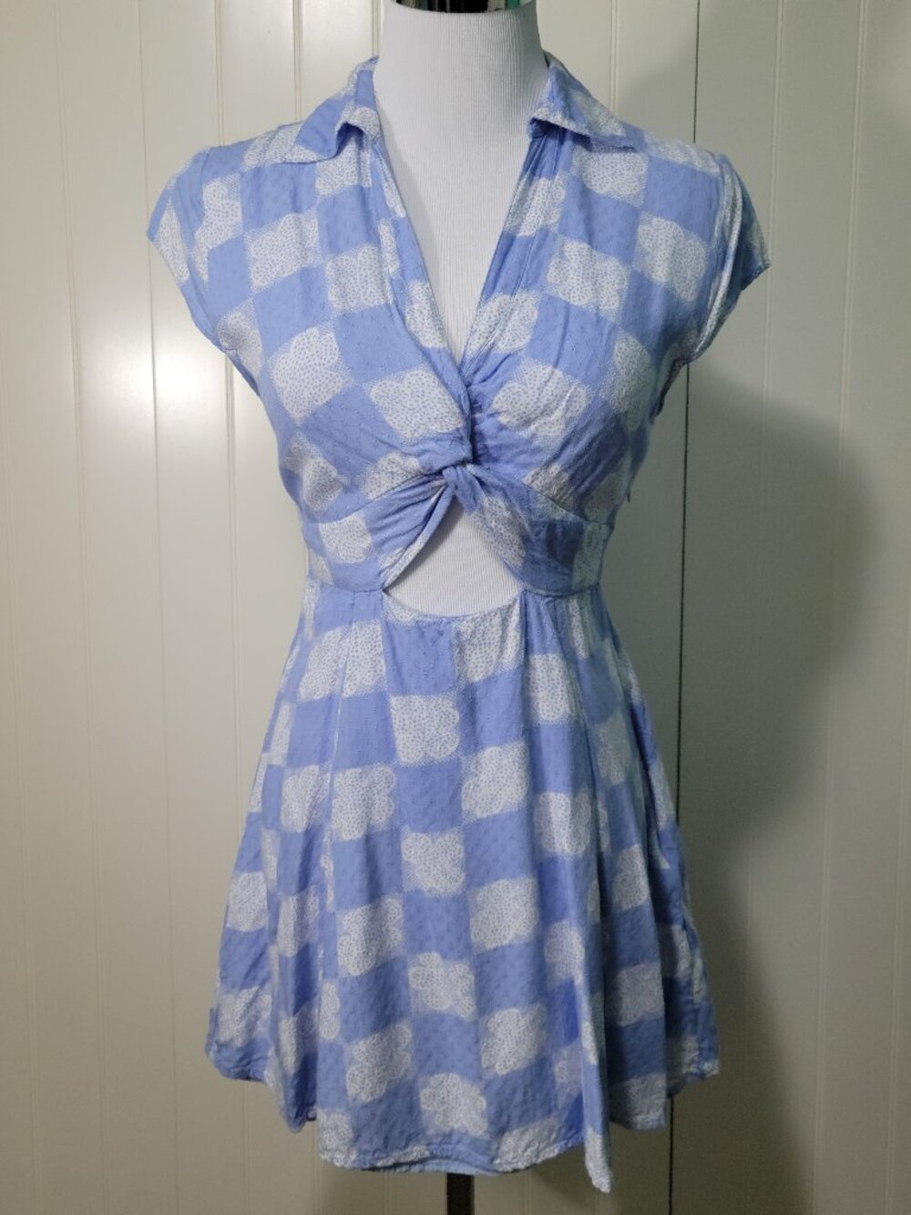 Urban Outfitters Harlow Twist Babydoll Peekaboo Retro Softgirl Mini Dress Sz M